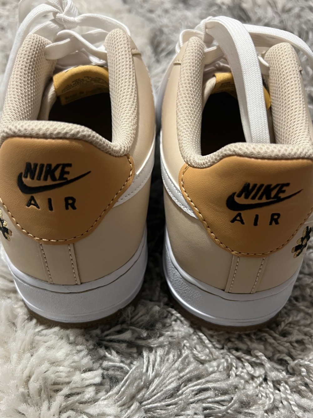 Nike Kids Sneakers in Beige and White with Tan Heel